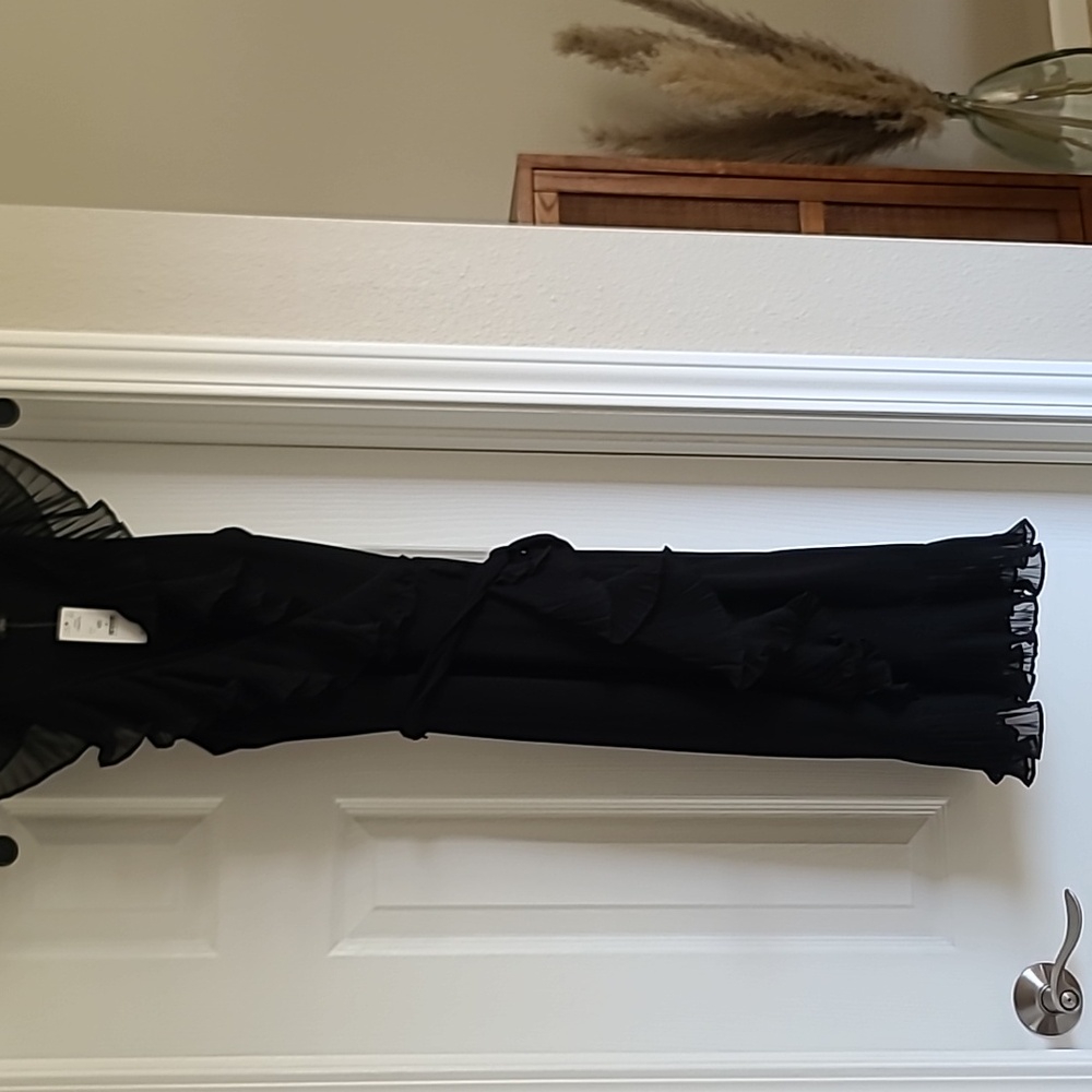 WHBM Black Ruffle Sleeveless Faux Wrap Dress NWT Women's sz6
